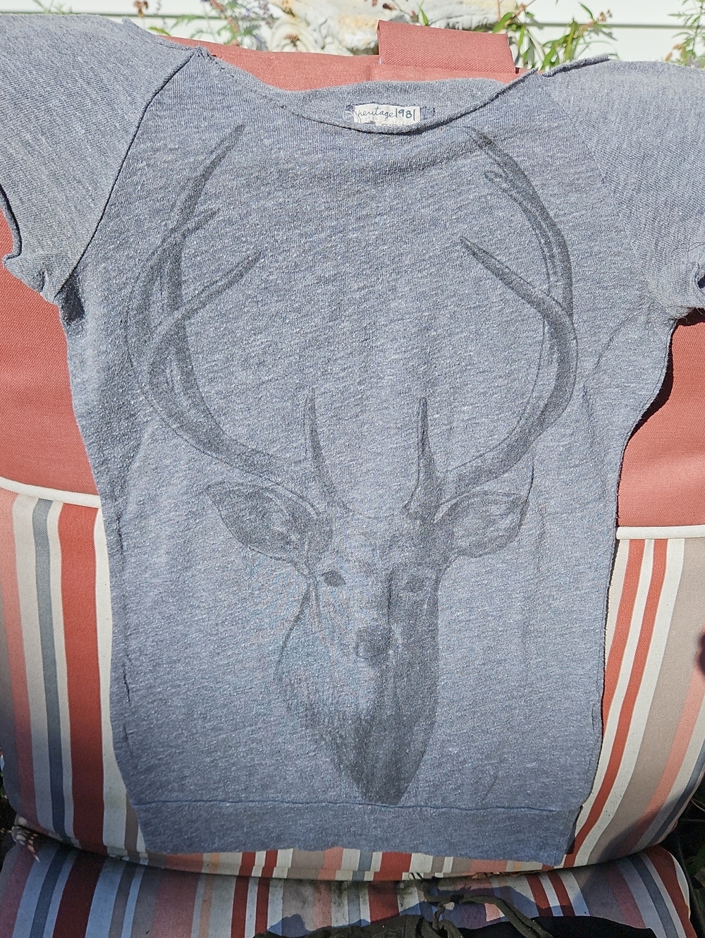 Heritage 1981 Short Sleeve Graphic Tee Size Small